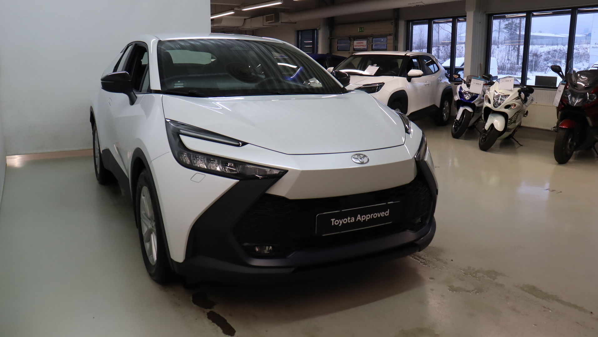 TOYOTA C-HR 2025