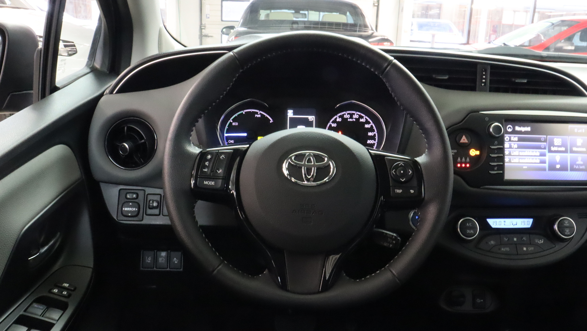 TOYOTA Yaris 2017