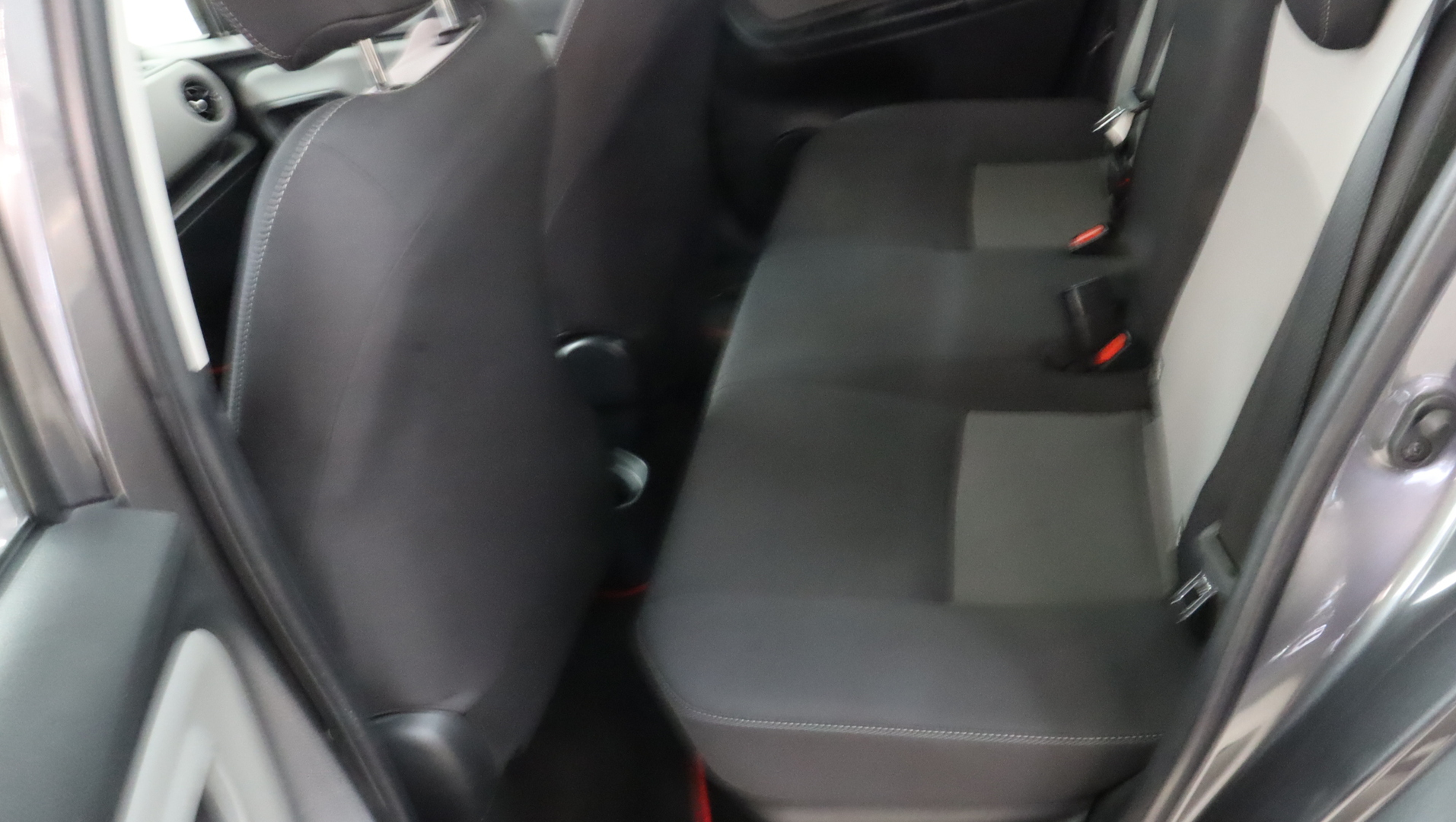 TOYOTA Yaris 2017