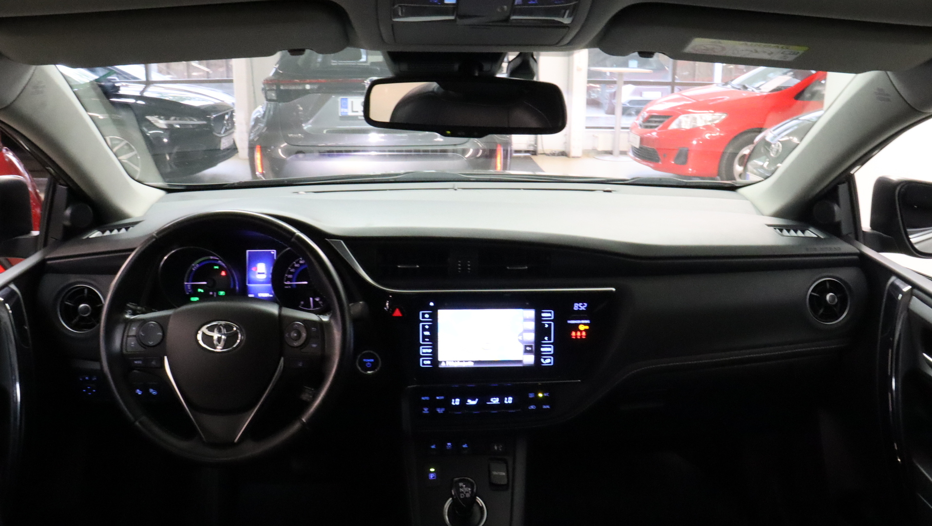TOYOTA Auris 2016