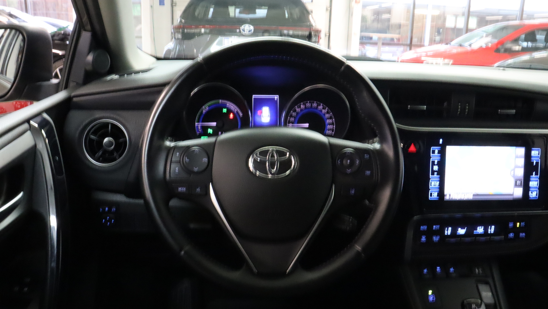 TOYOTA Auris 2016
