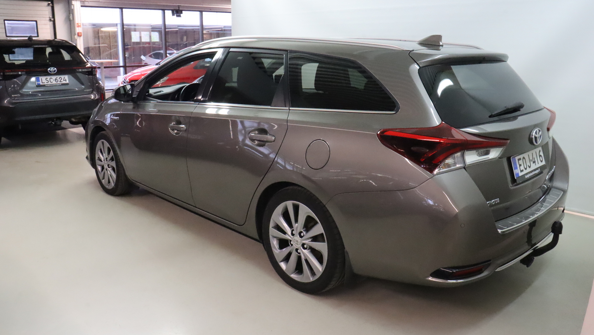 TOYOTA Auris 2016