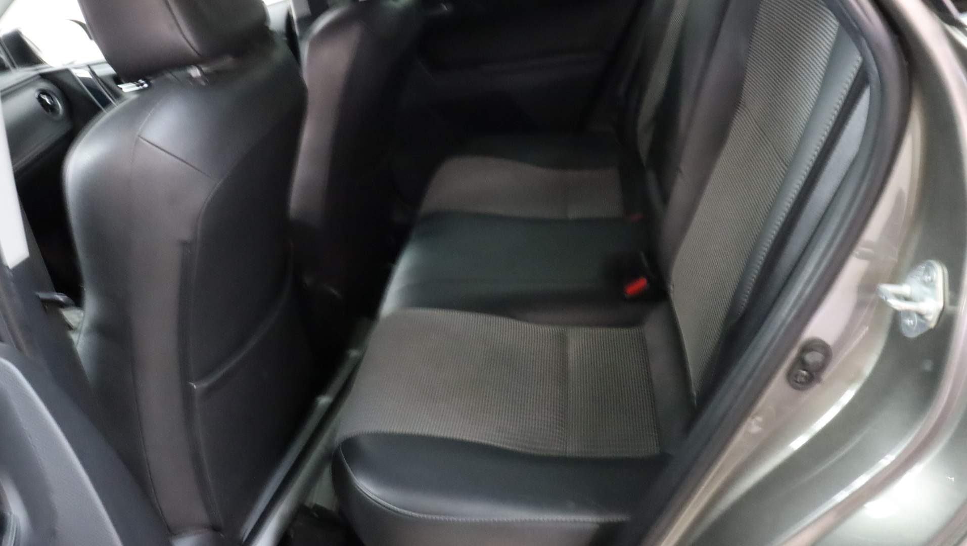 TOYOTA Auris 2016
