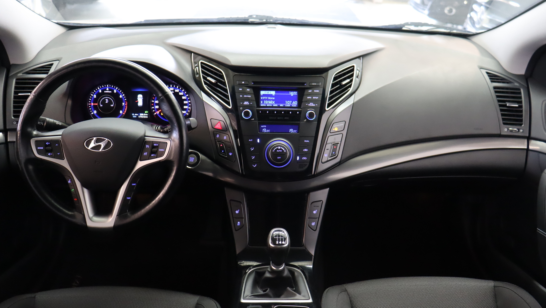 HYUNDAI i40 Wagon 2015