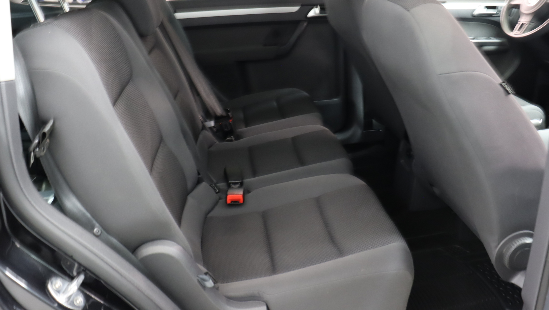 VOLKSWAGEN Touran 2014