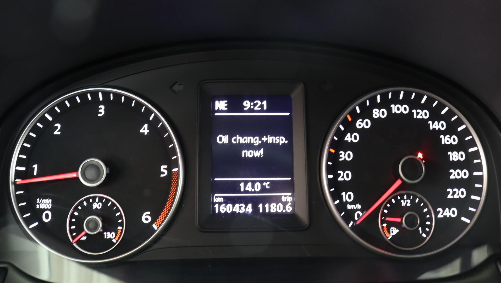 VOLKSWAGEN Touran 2014