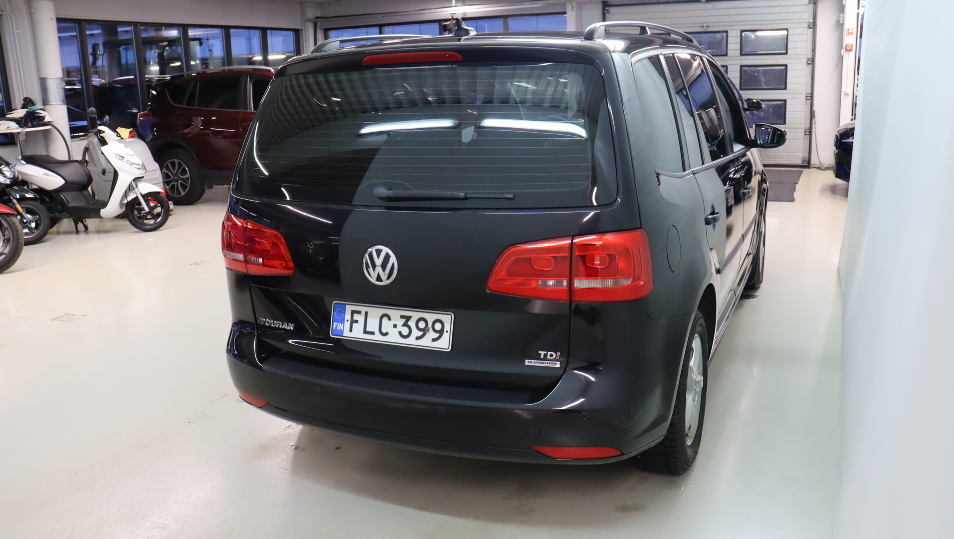 VOLKSWAGEN Touran 2014