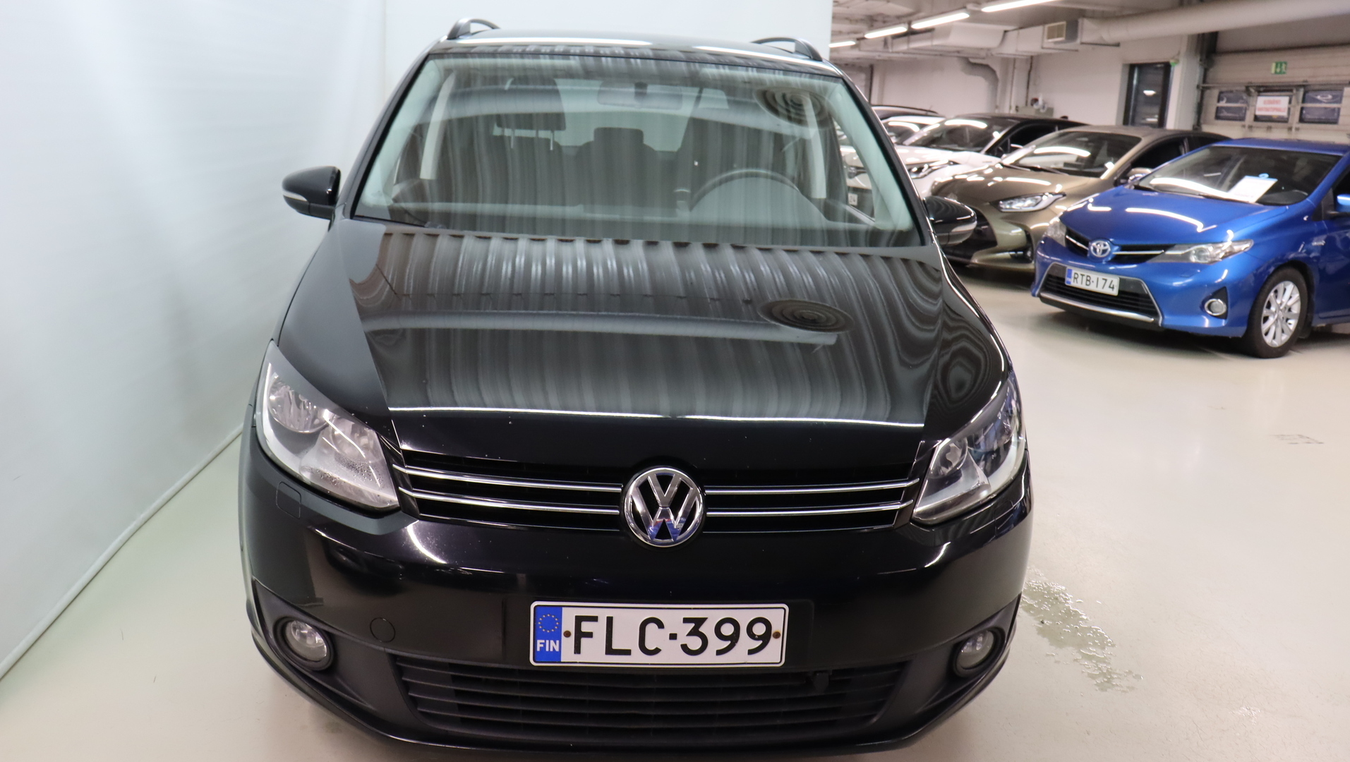 VOLKSWAGEN Touran 2014