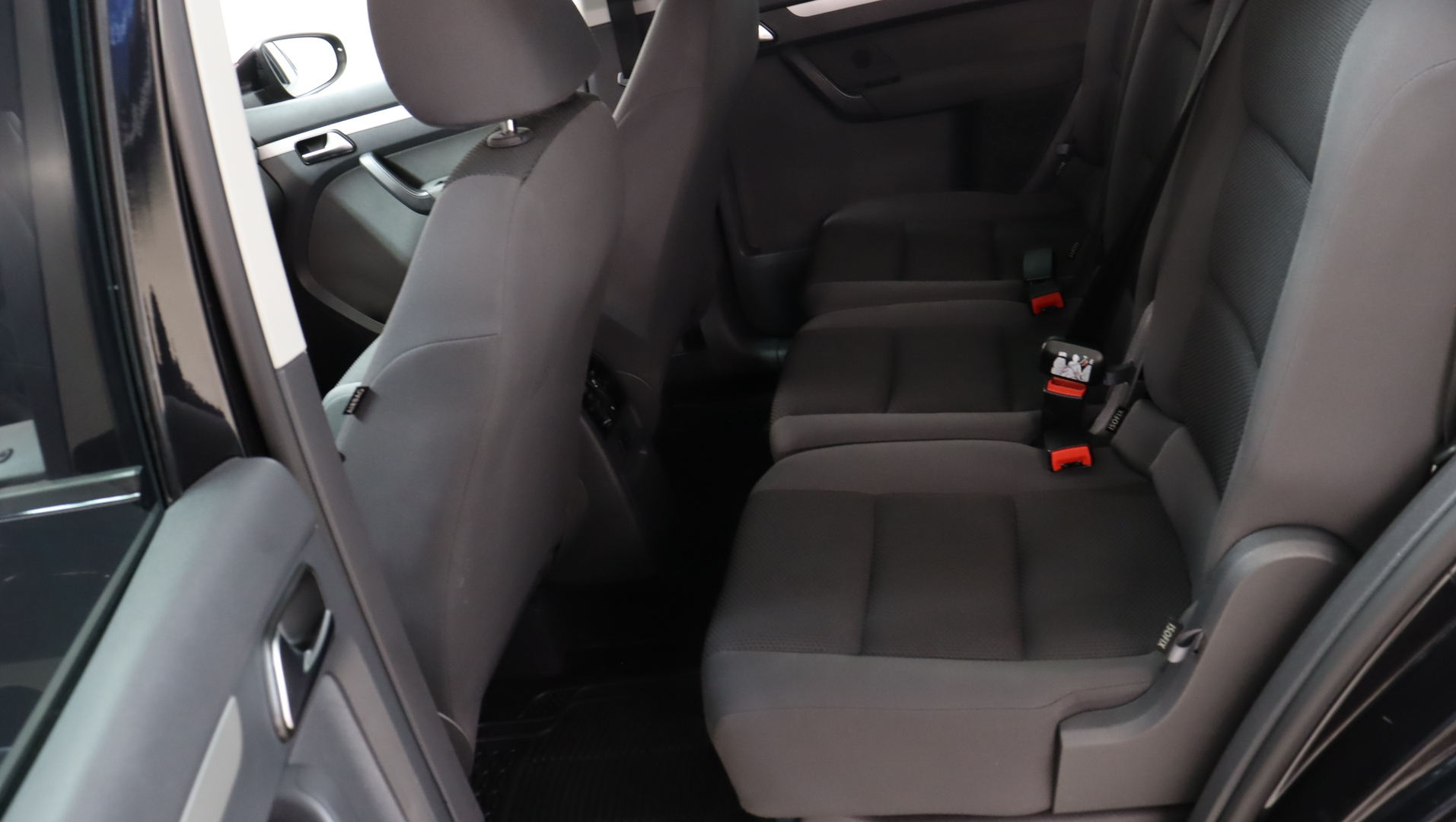 VOLKSWAGEN Touran 2014