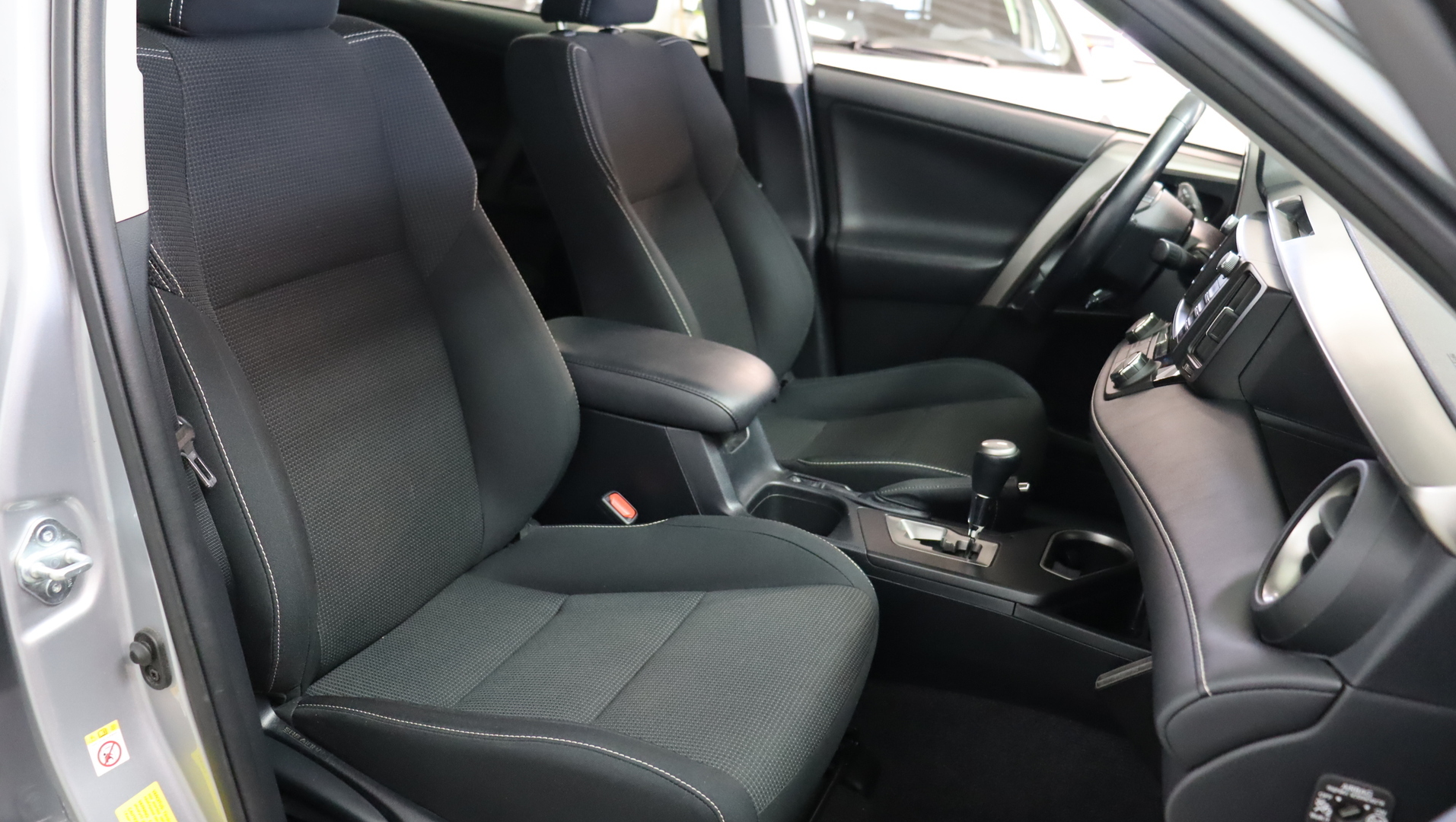 TOYOTA RAV4 2018