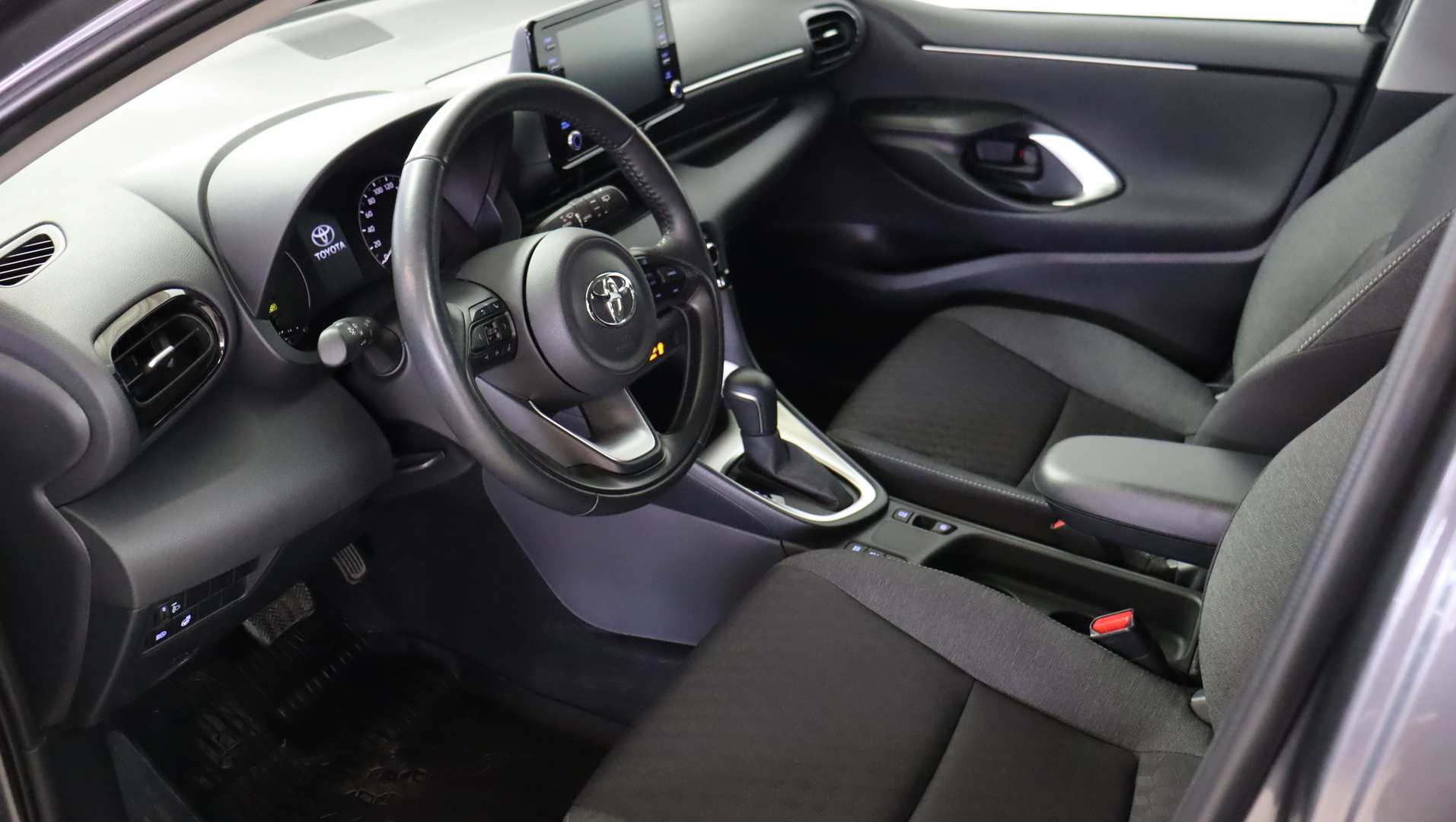 TOYOTA Yaris 2022