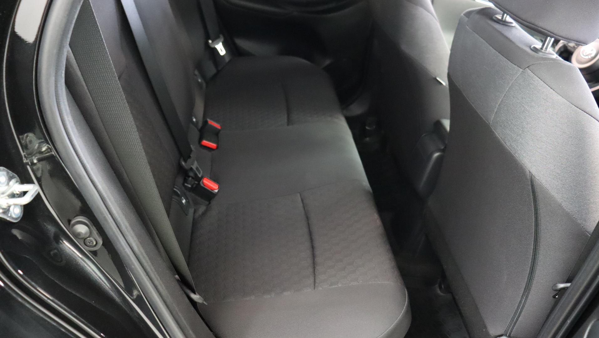 TOYOTA Yaris 11