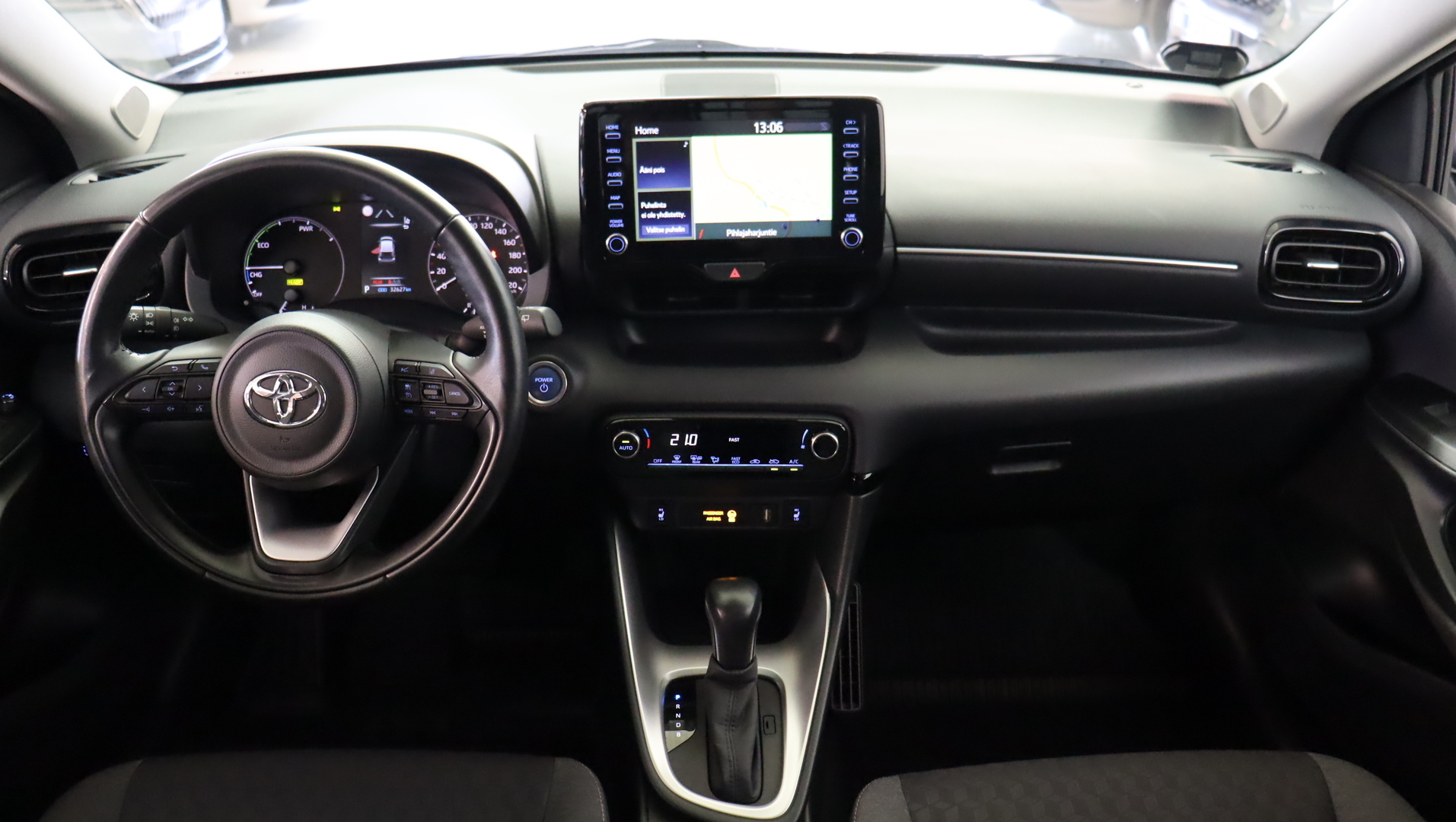 TOYOTA Yaris 13