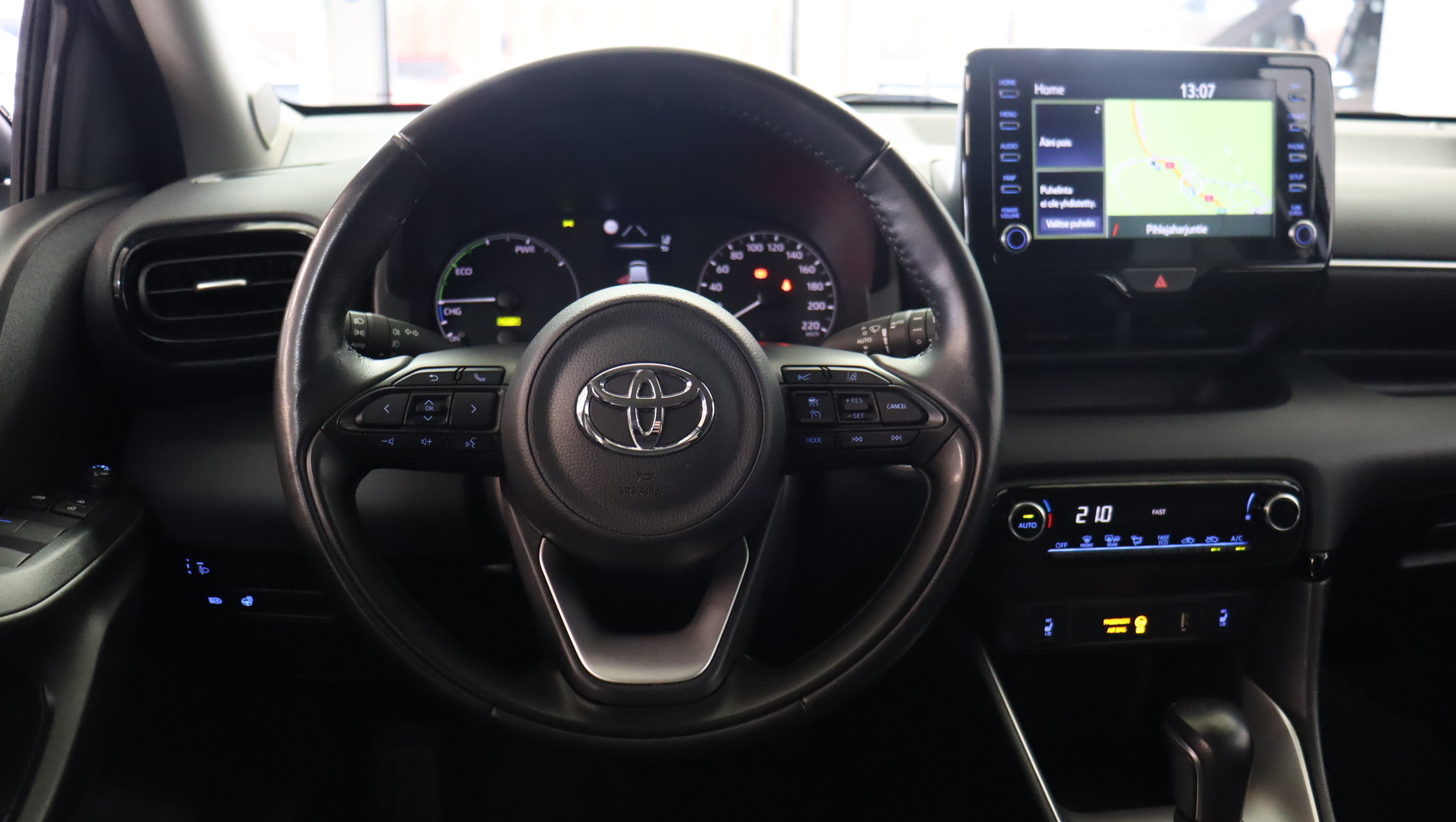 TOYOTA Yaris 14