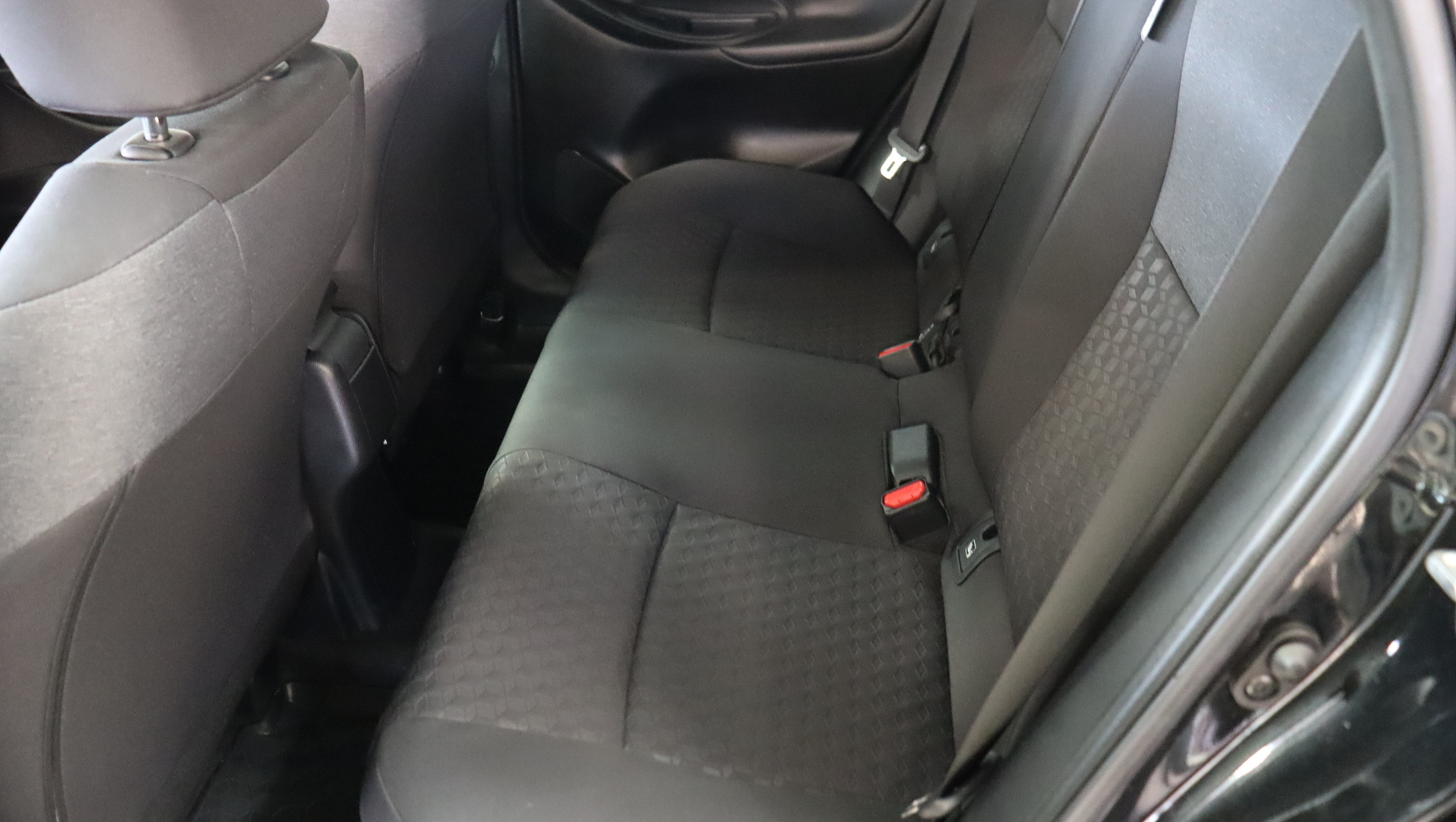 TOYOTA Yaris 9
