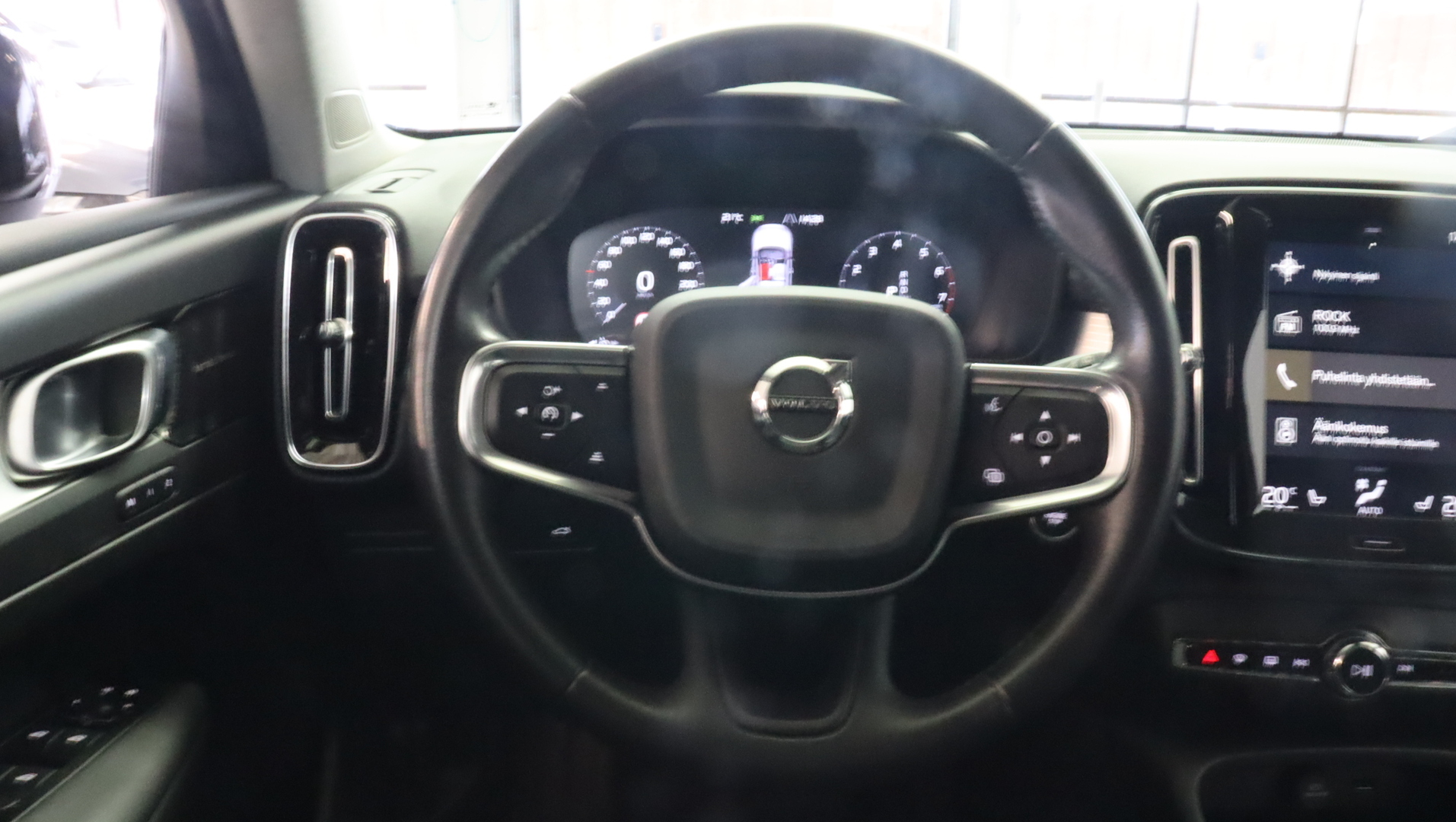 VOLVO XC40 2021