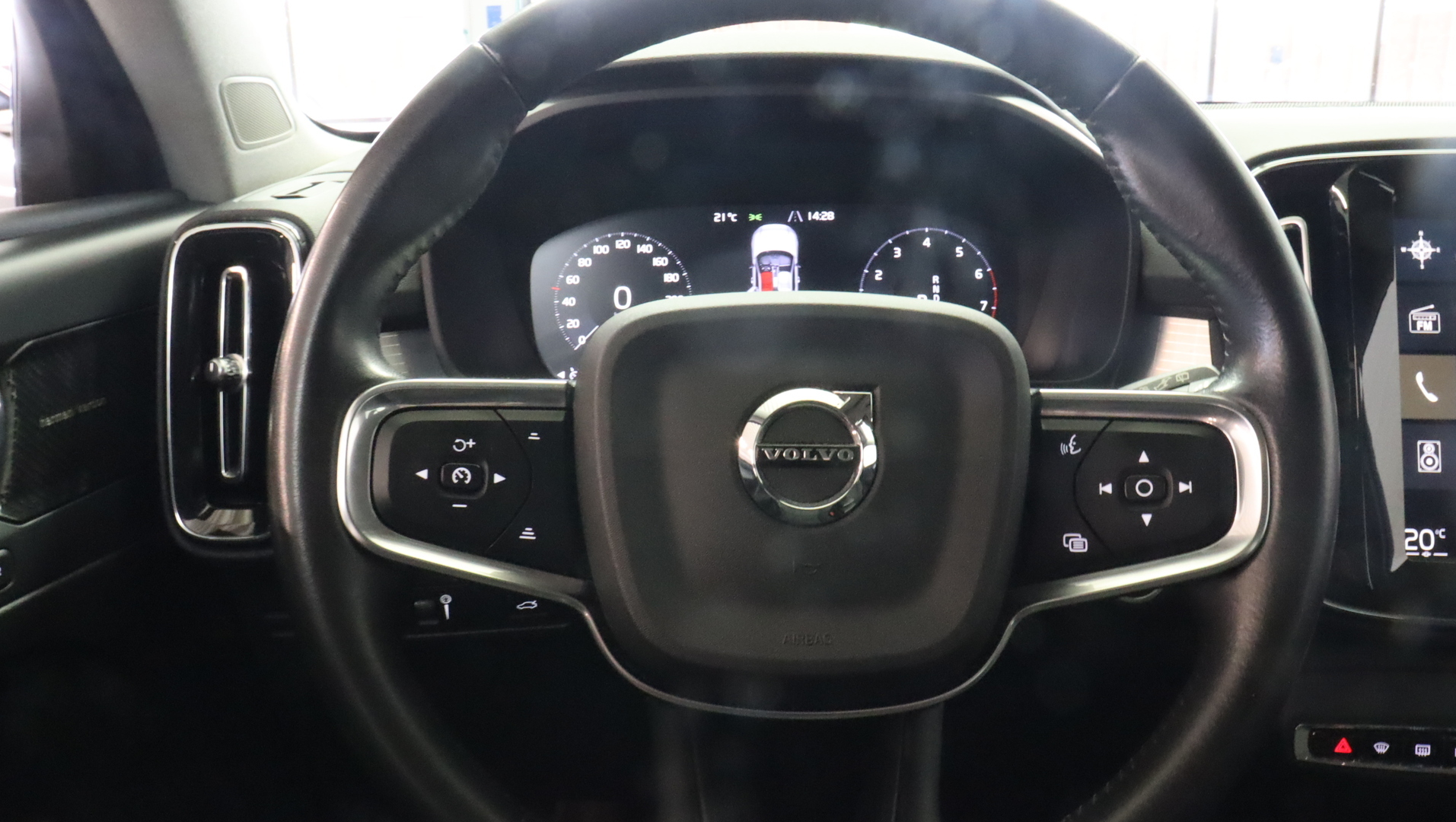 VOLVO XC40 2021