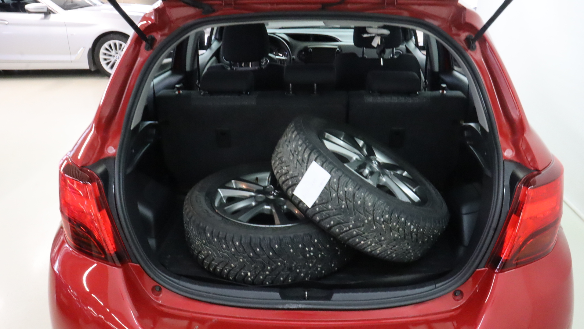 TOYOTA Yaris 2016
