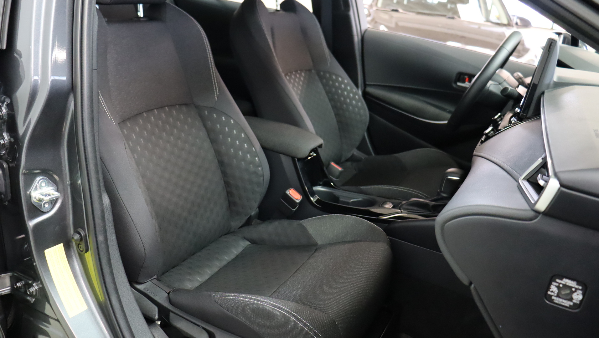 TOYOTA Corolla 2025