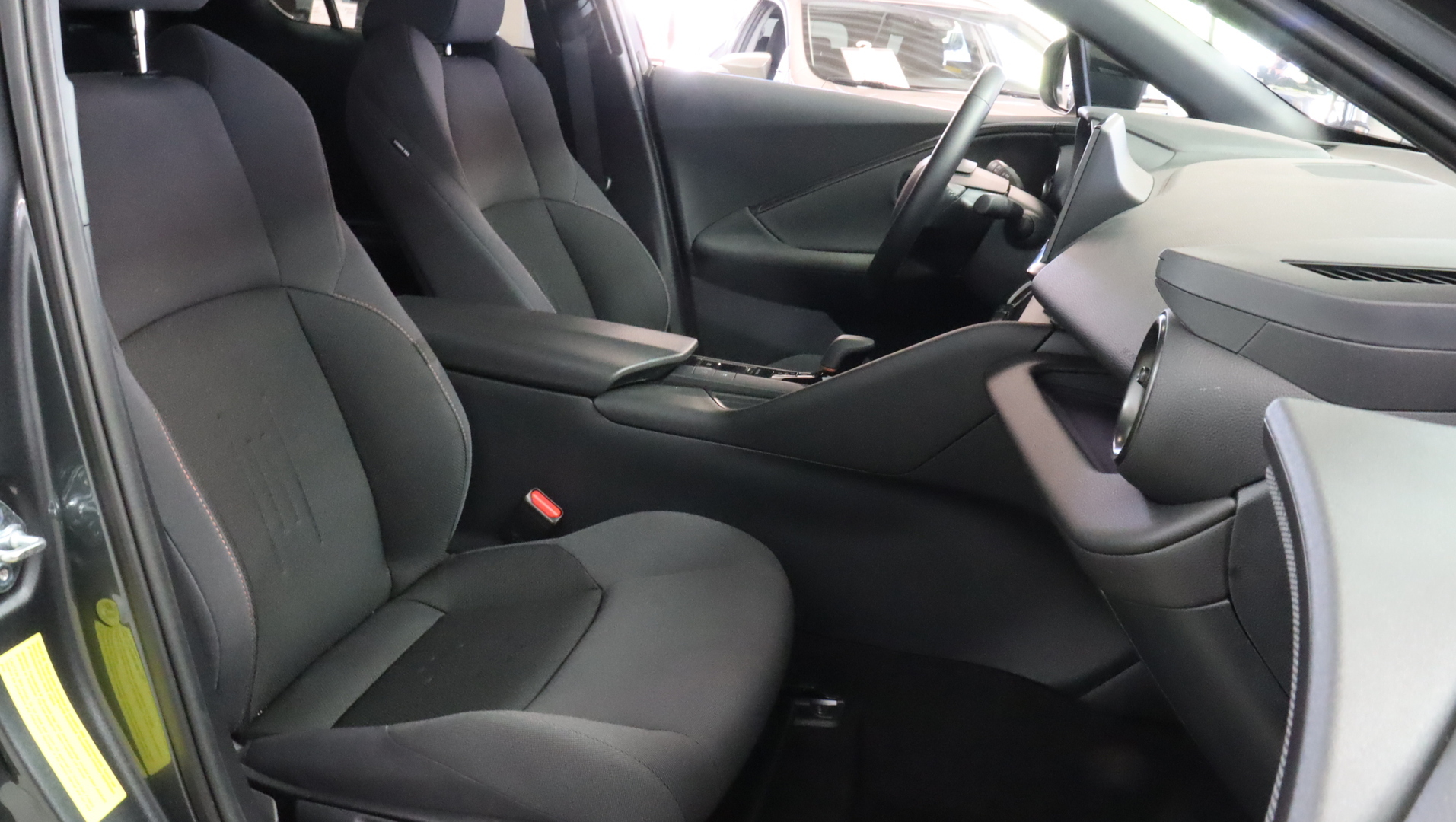 TOYOTA C-HR 2025