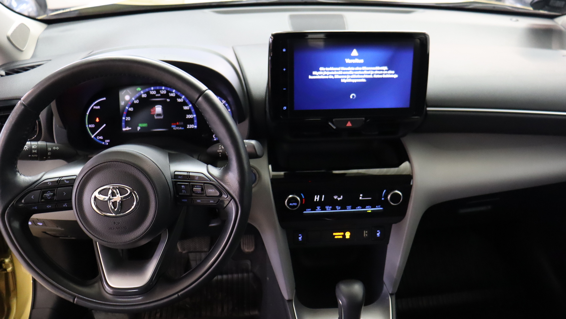 TOYOTA Yaris Cross 2022