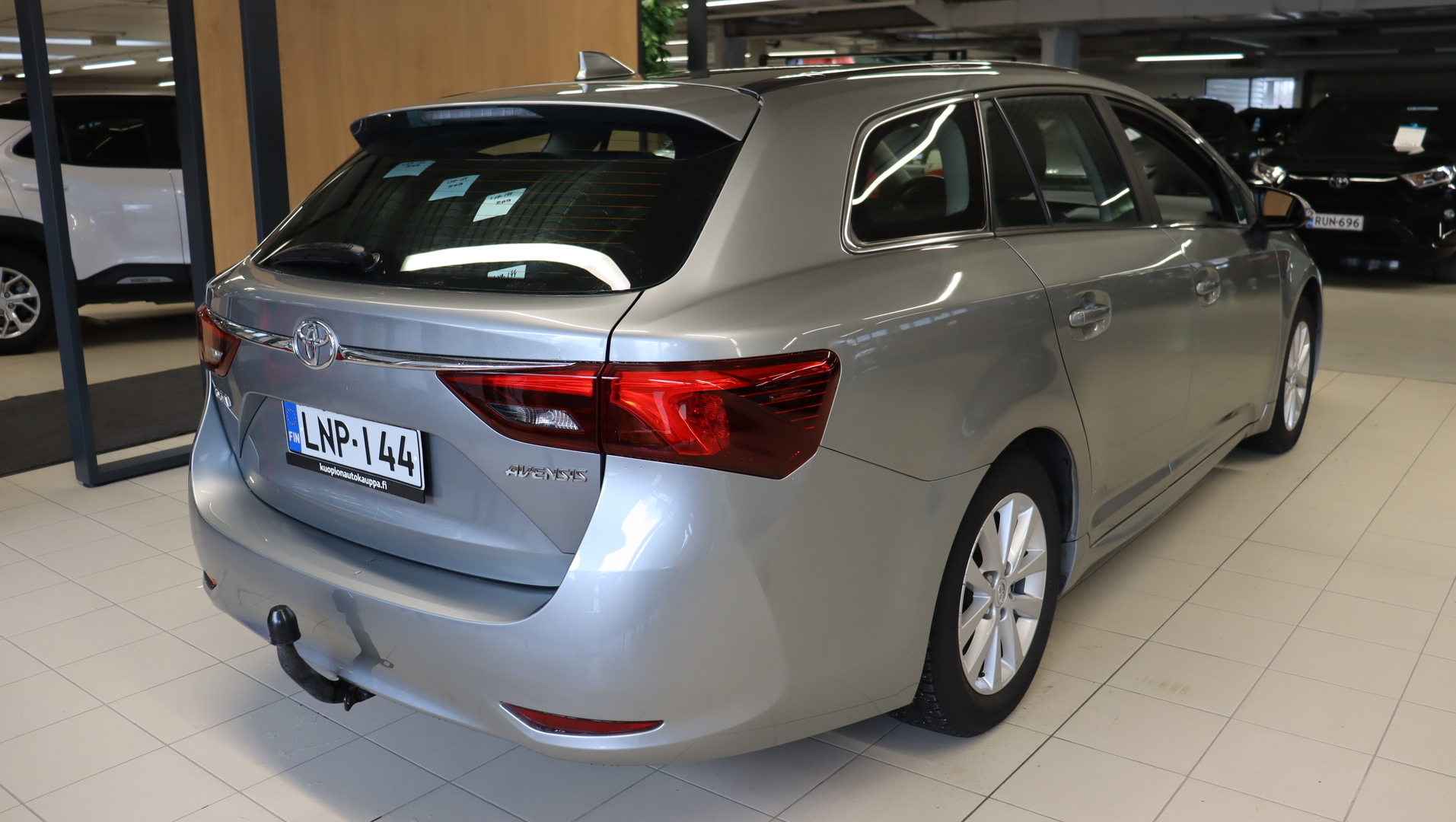TOYOTA Avensis 2016