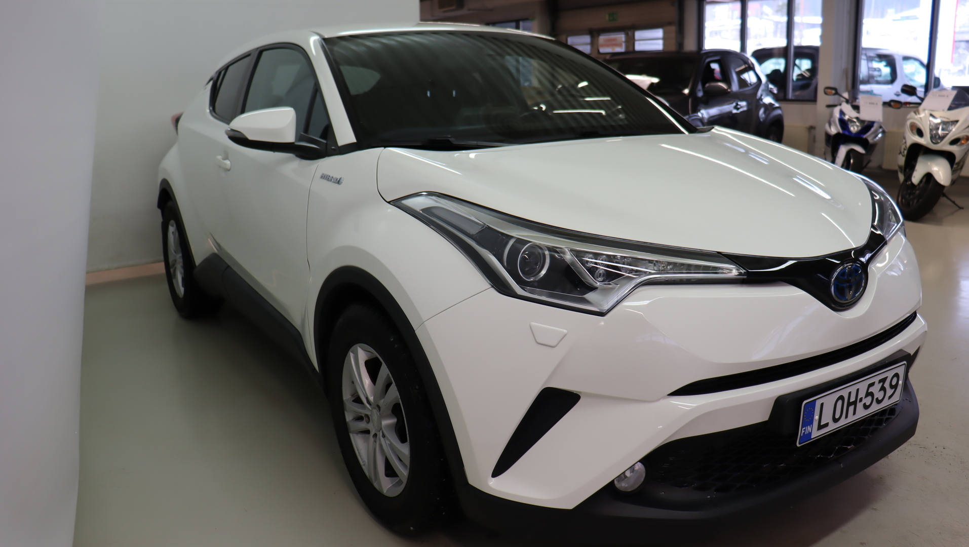 TOYOTA C-HR 2017