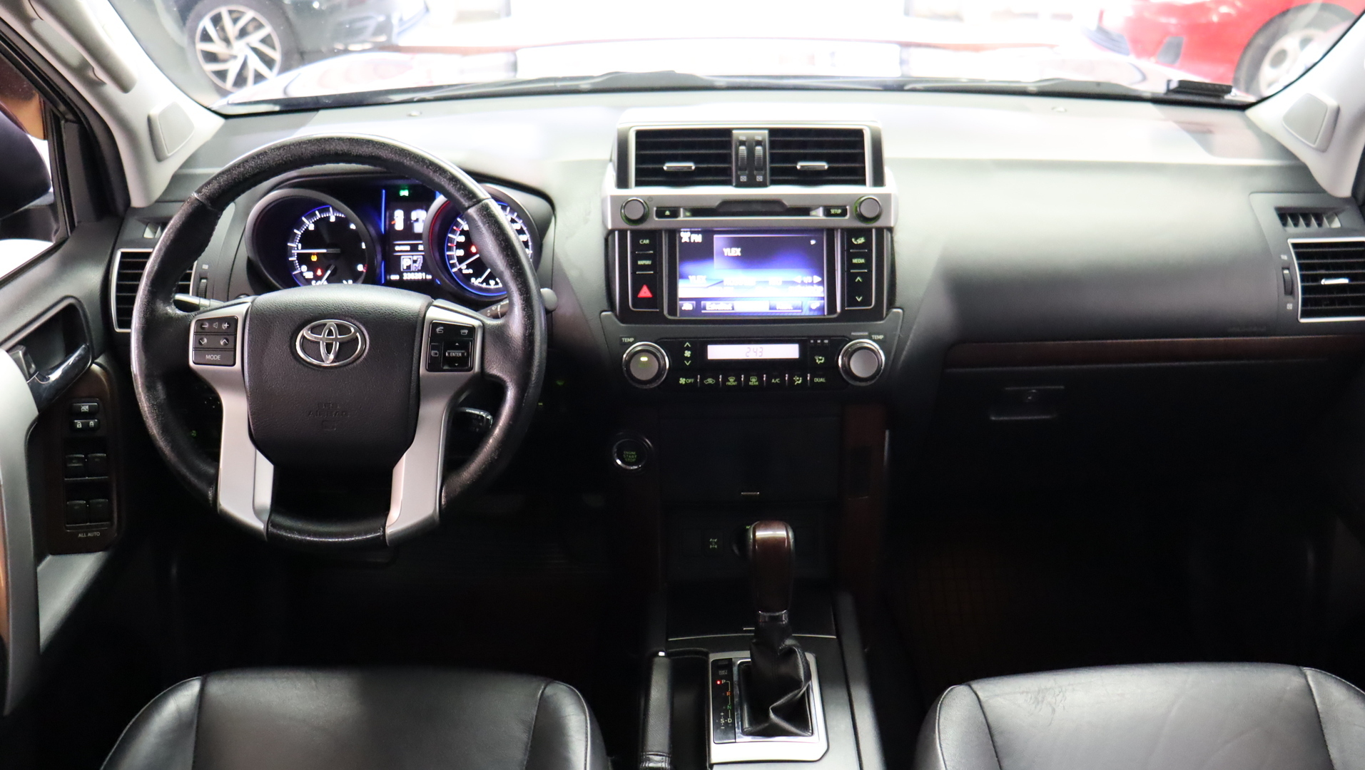 TOYOTA Land Cruiser 2017