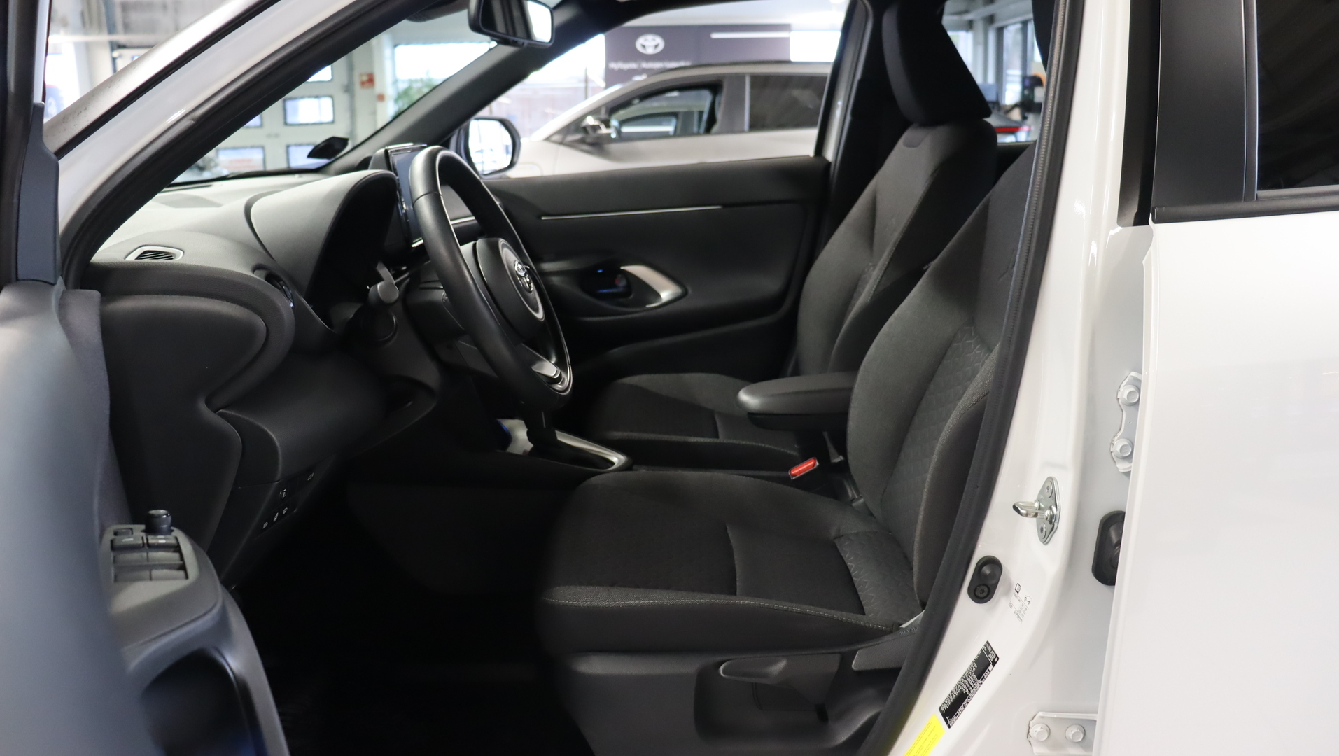 TOYOTA Yaris Cross 2023