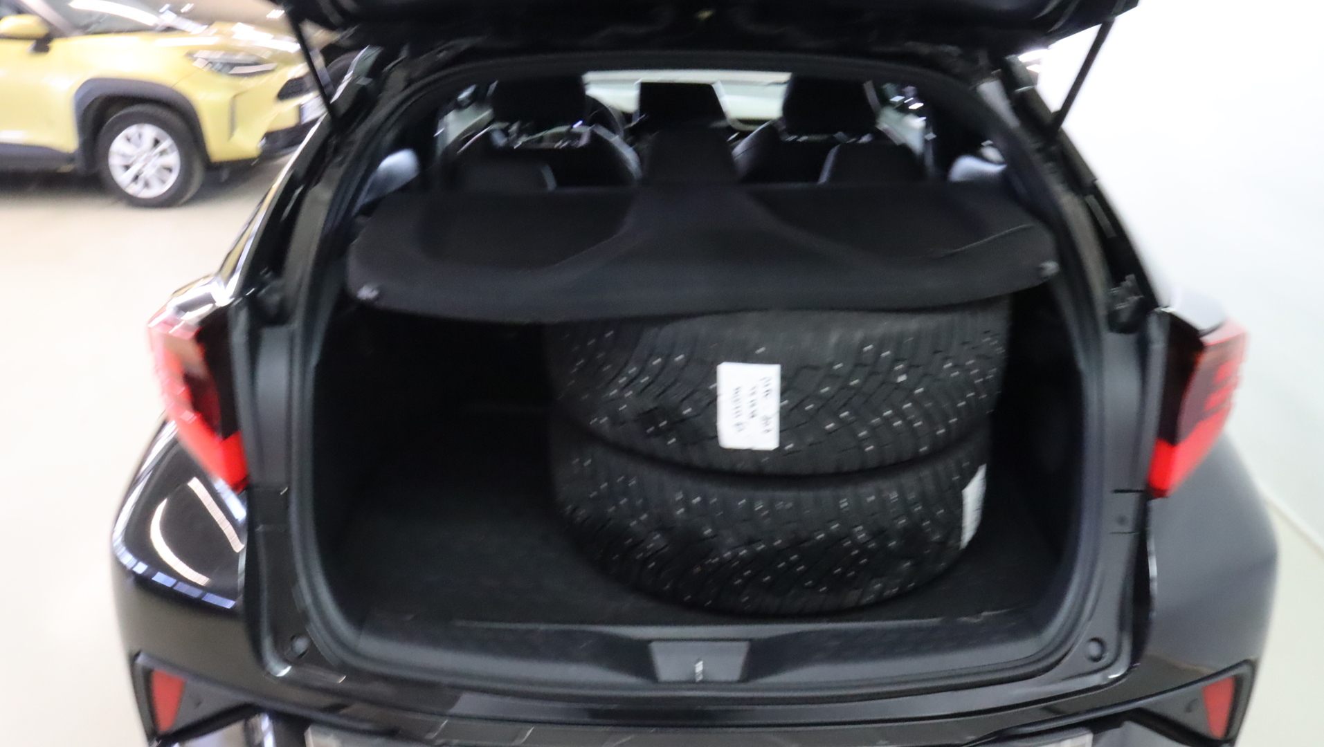 TOYOTA C-HR 2023