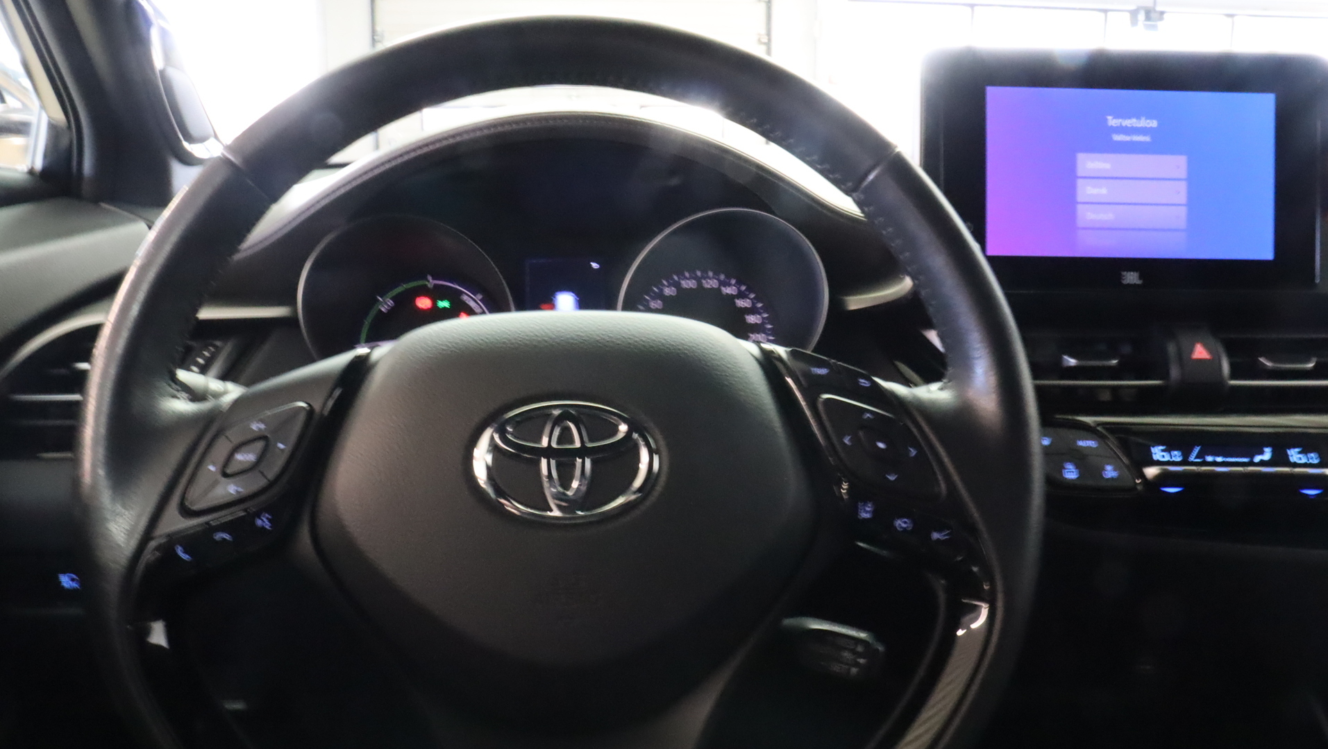 TOYOTA C-HR 2023