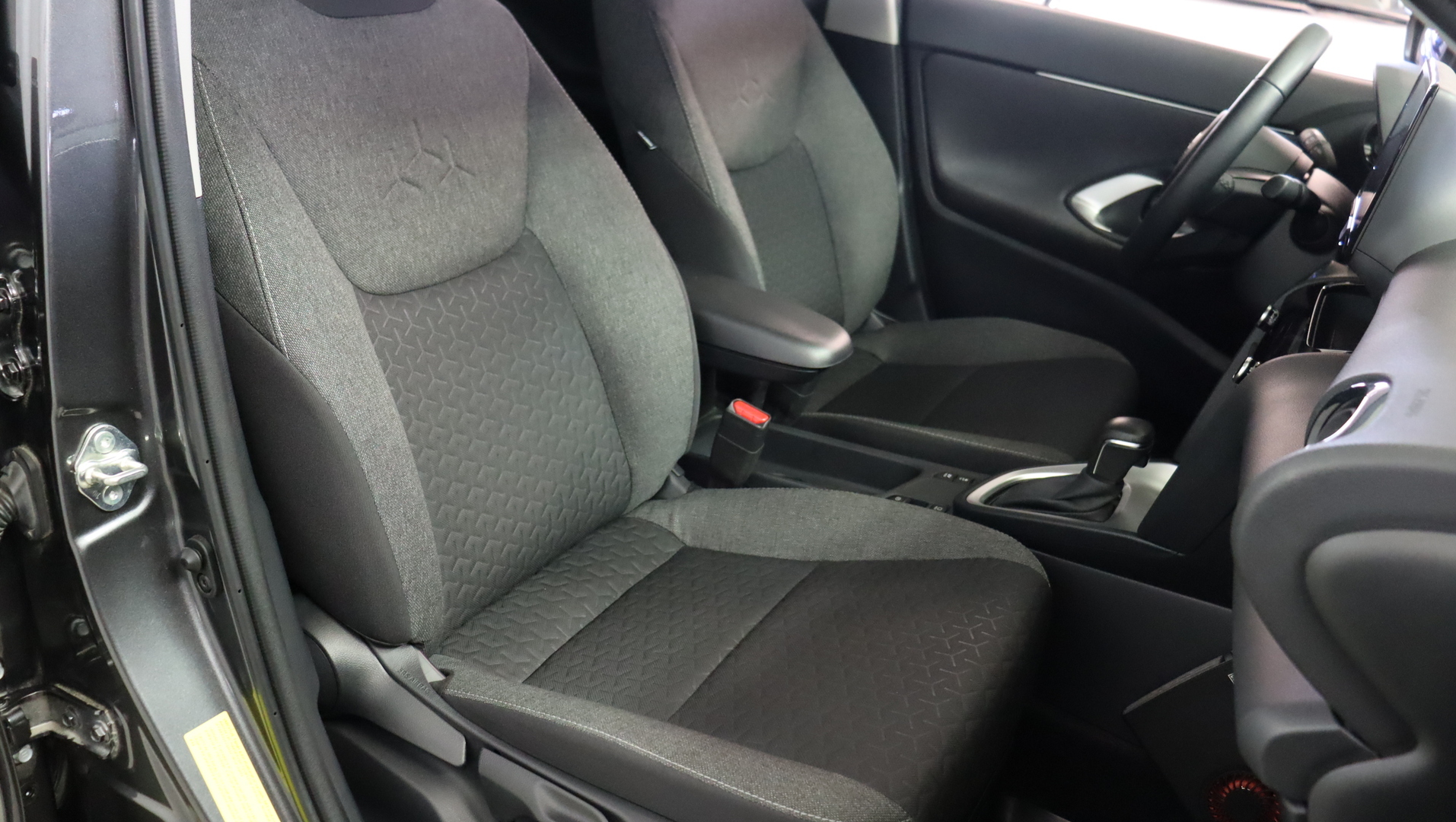 TOYOTA Yaris Cross 2023
