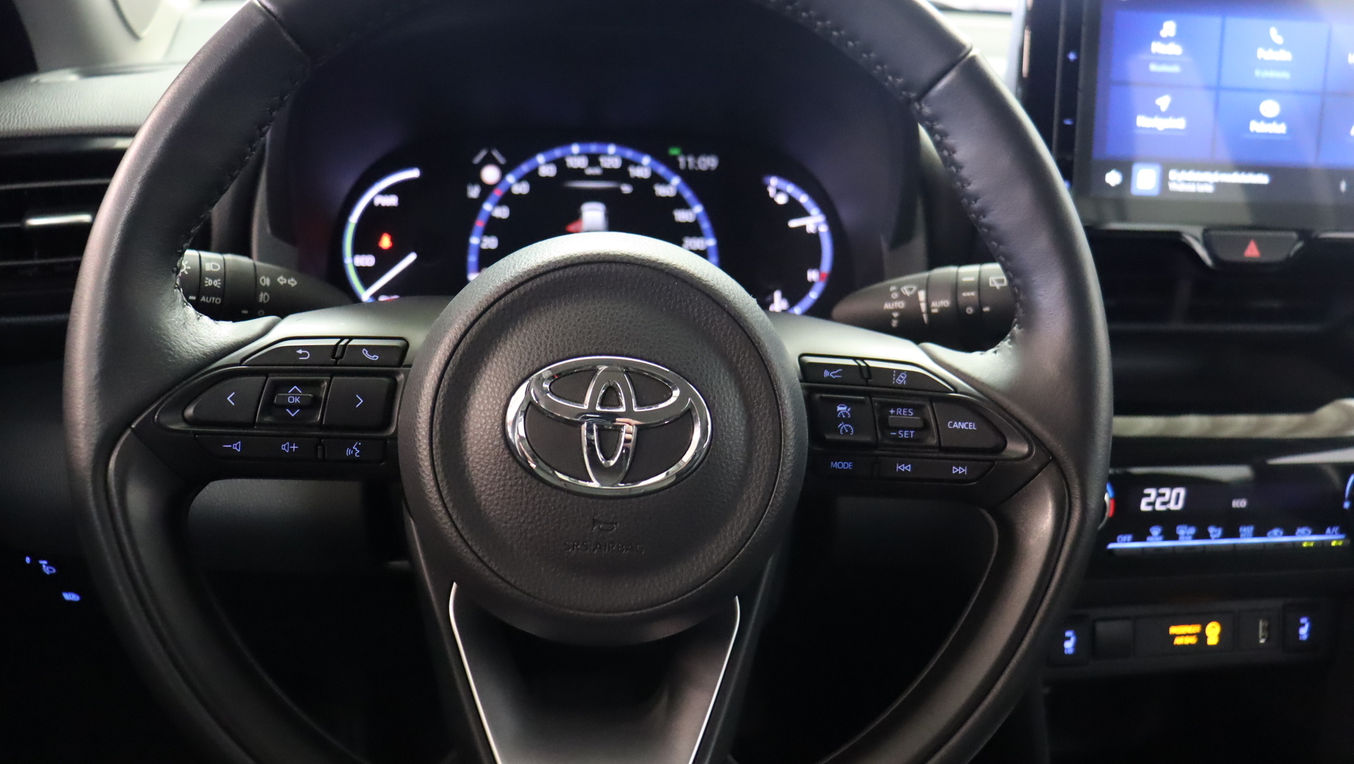 TOYOTA Yaris Cross 2023