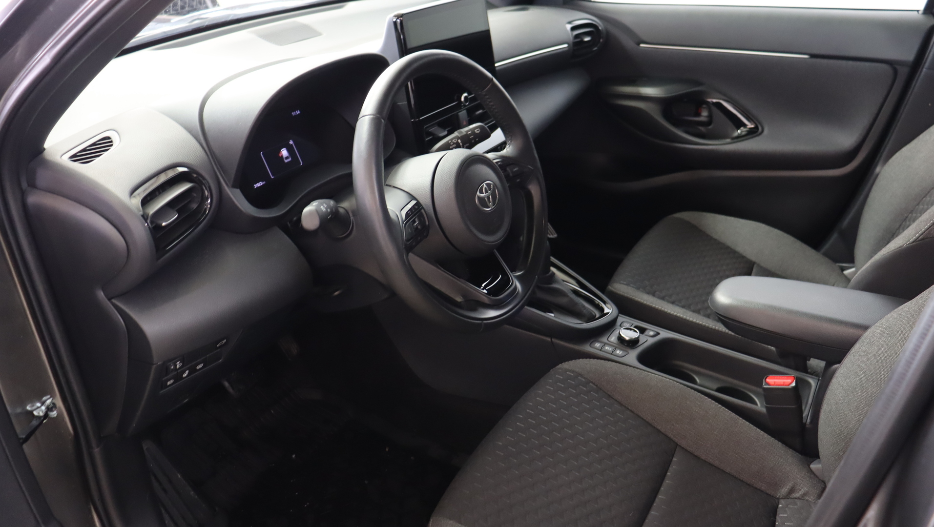 TOYOTA Yaris Cross 2024