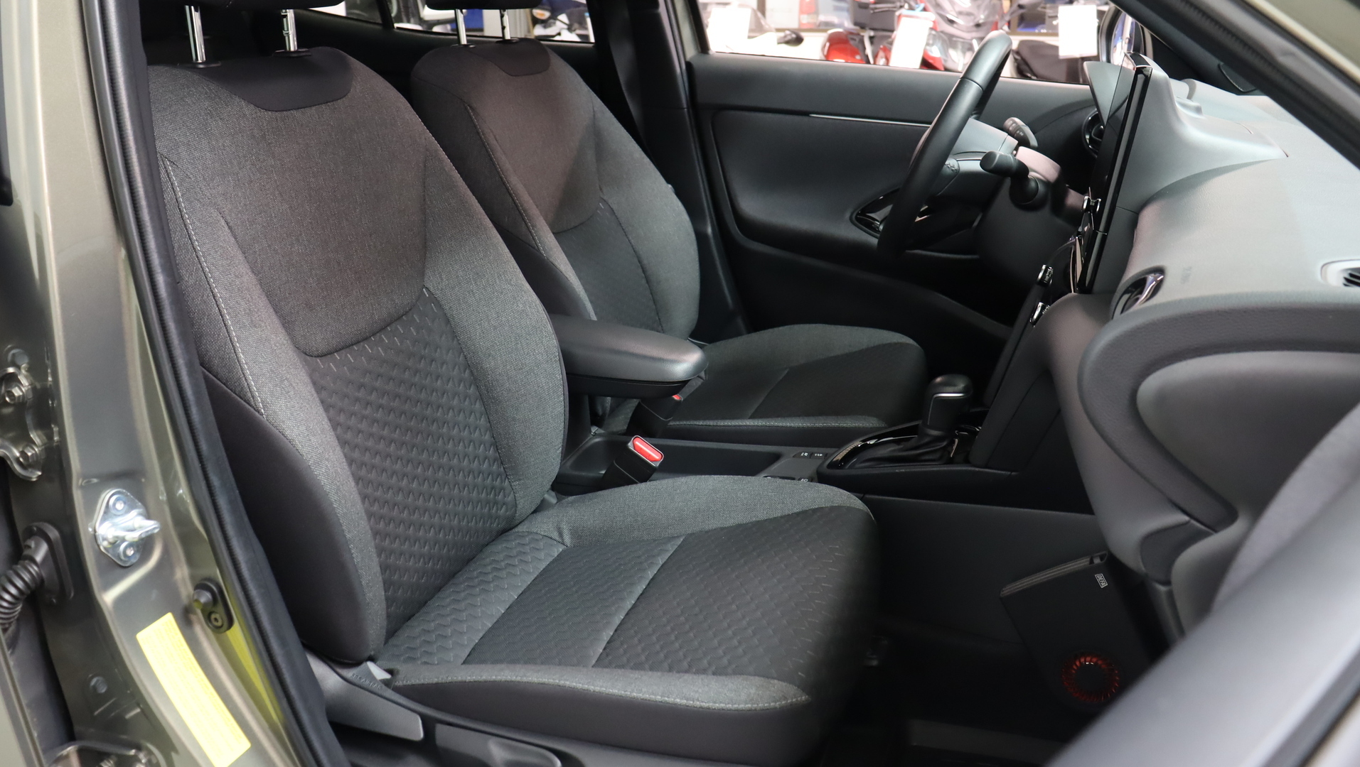 TOYOTA Yaris Cross 2025