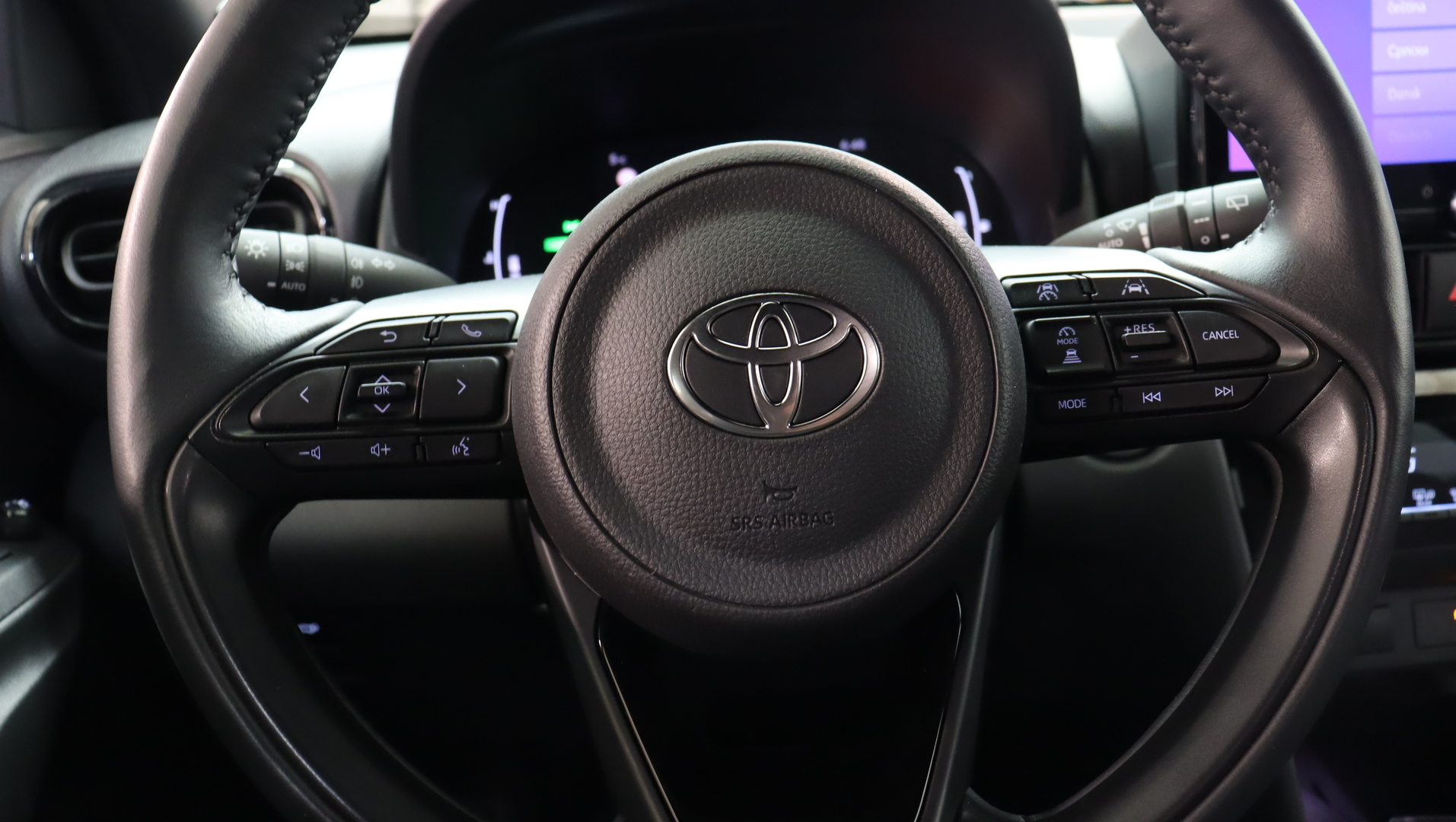 TOYOTA Yaris Cross 2025