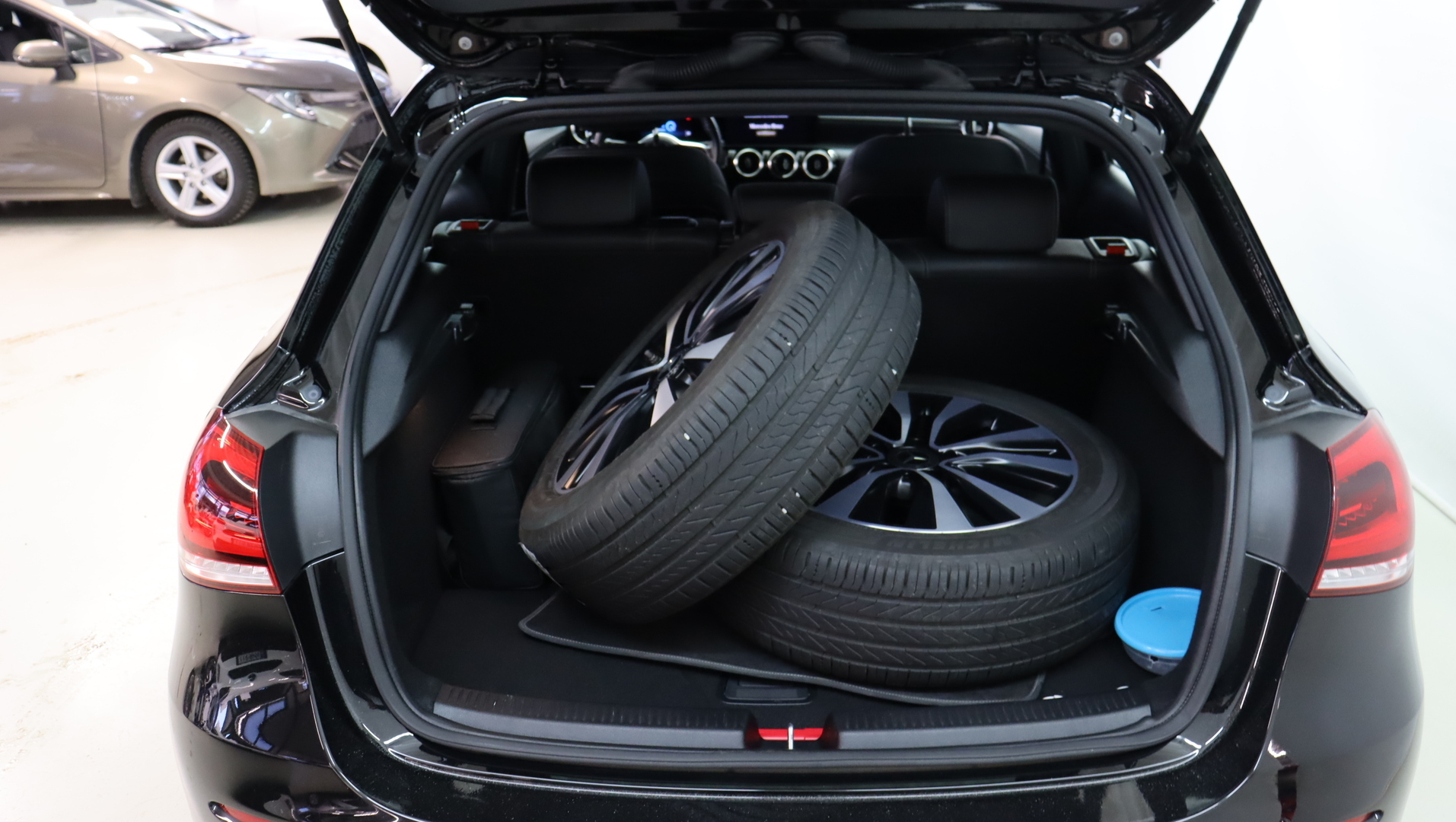 MERCEDES-BENZ A 2021