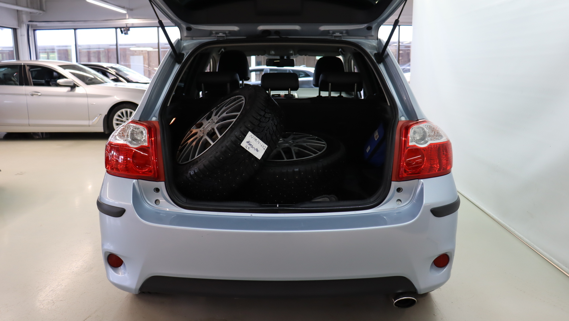 TOYOTA Auris 2011