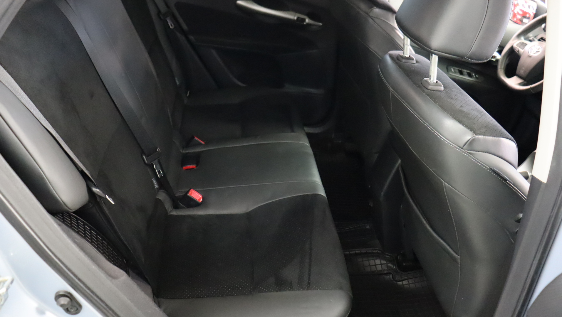 TOYOTA Auris 2011