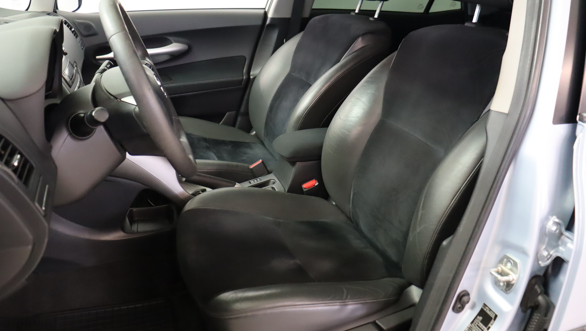 TOYOTA Auris 2011