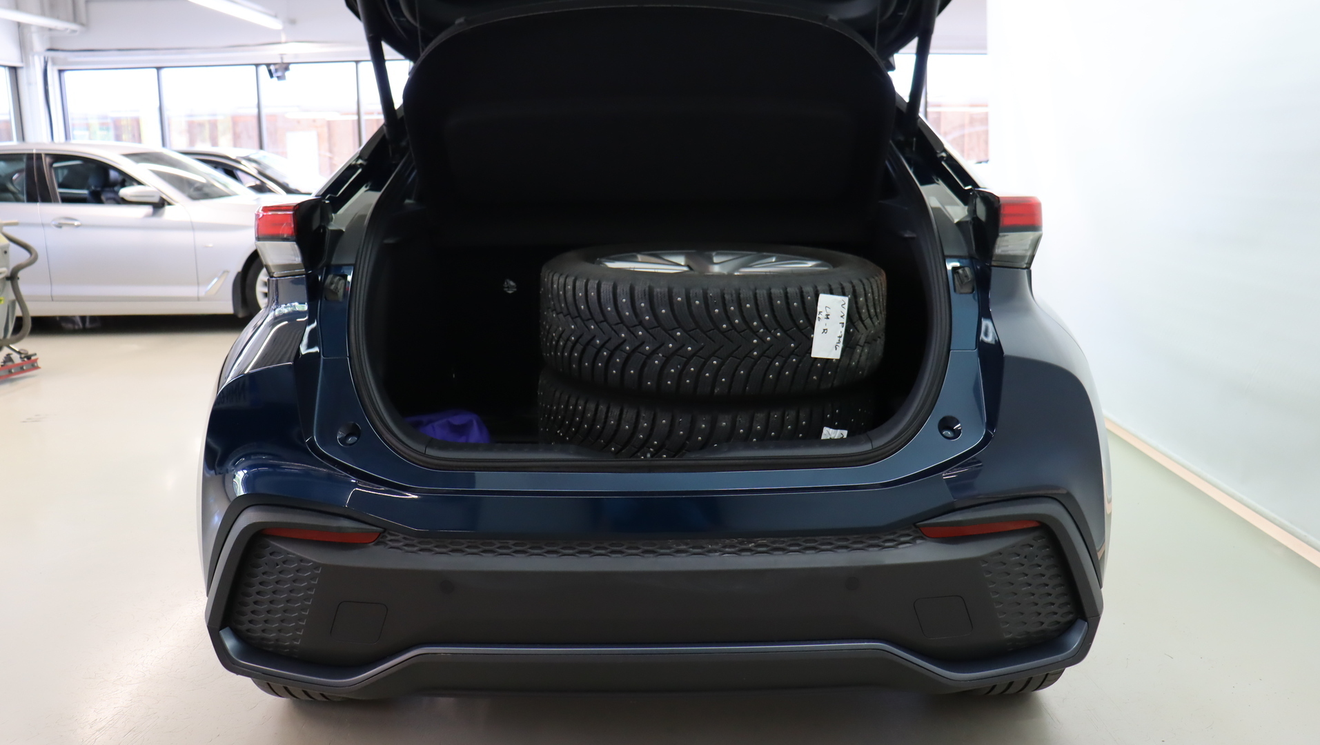 TOYOTA C-HR 2024