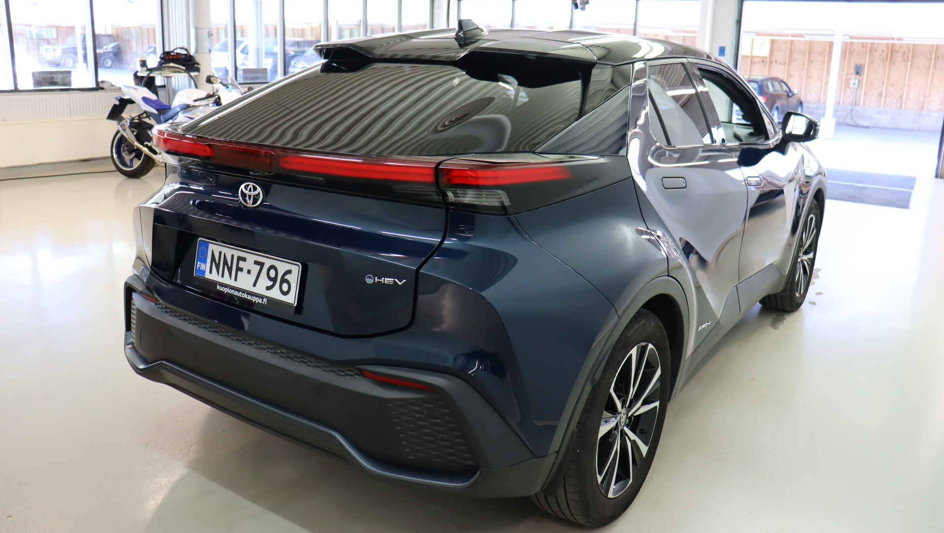 TOYOTA C-HR 2024