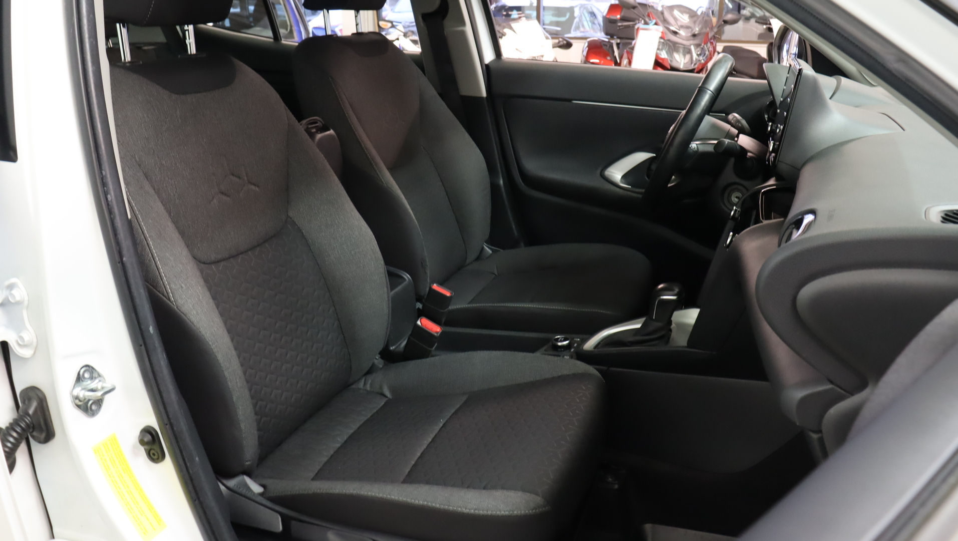 TOYOTA Yaris Cross 2024