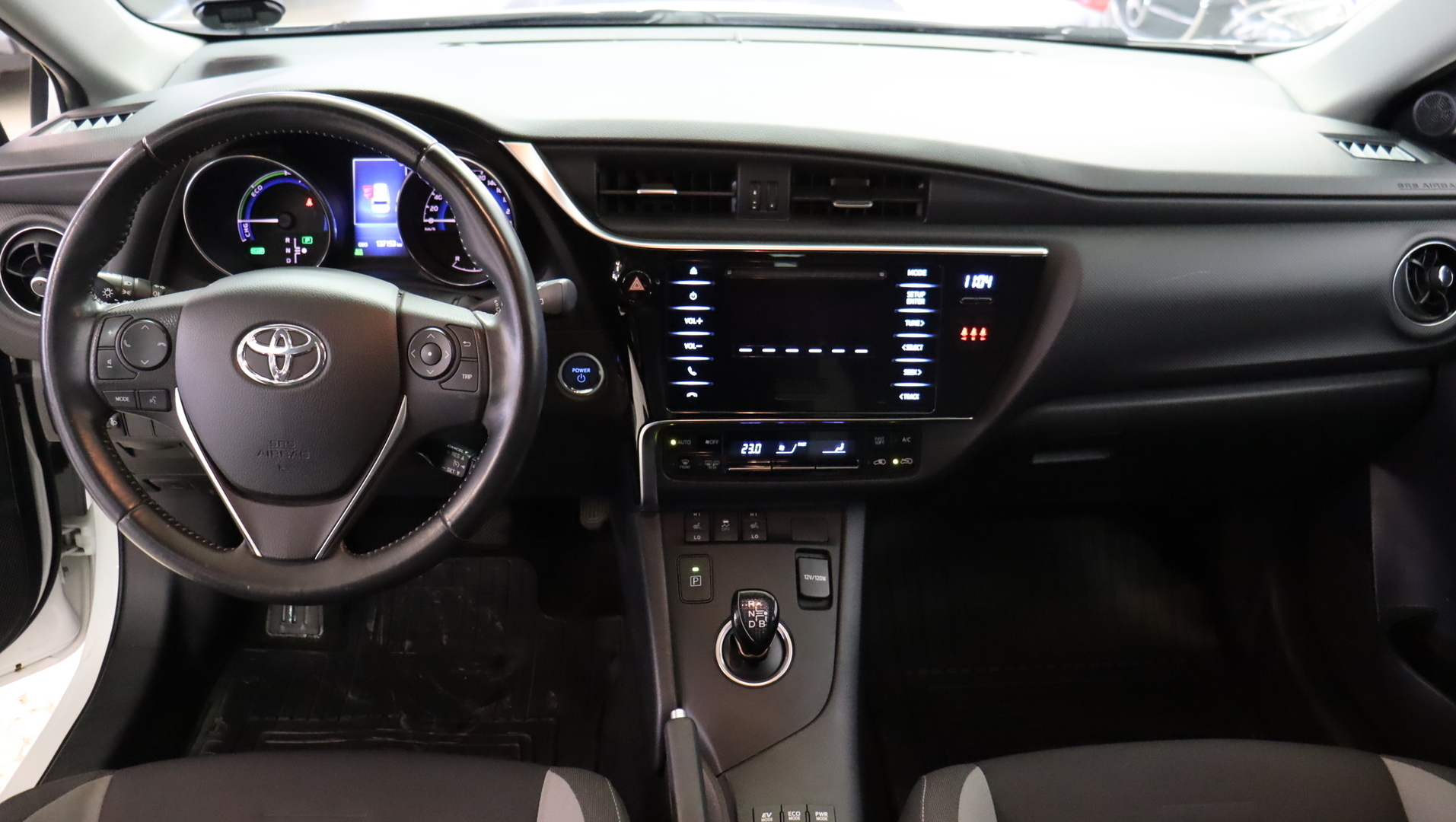 TOYOTA Auris 2017