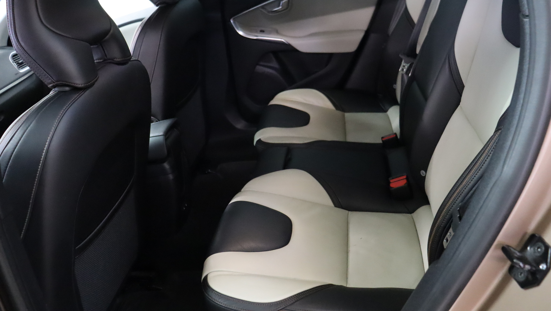 VOLVO V40 Cross Country 2013