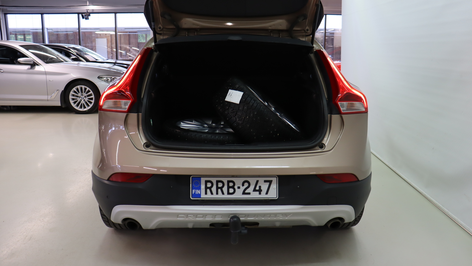 VOLVO V40 Cross Country 2013