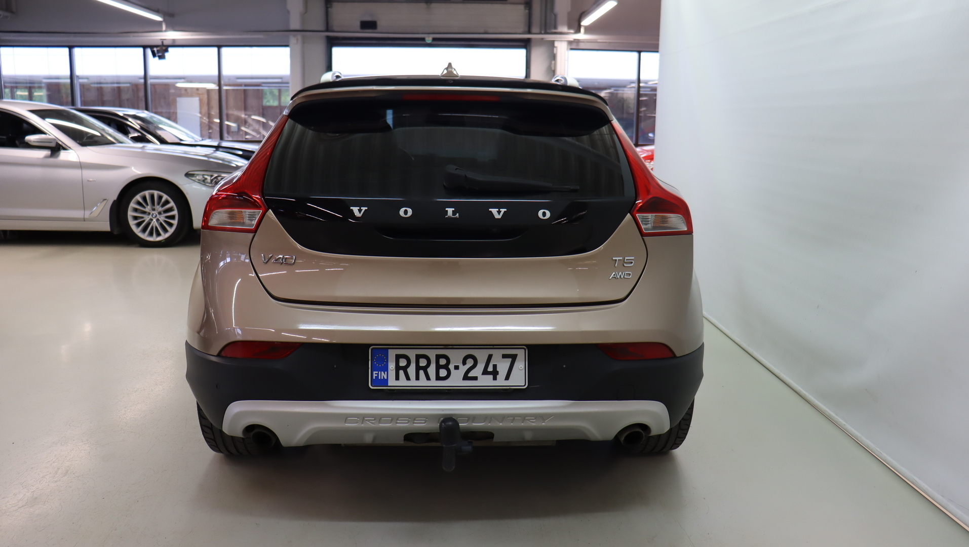 VOLVO V40 Cross Country 2013