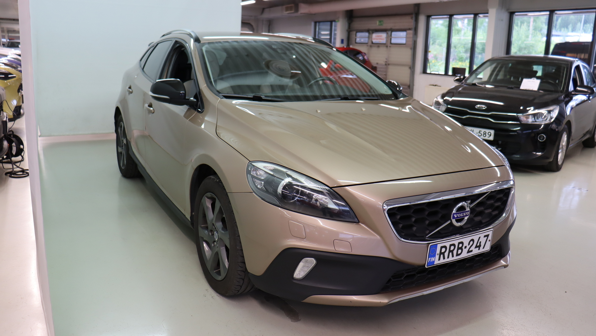 VOLVO V40 Cross Country 2013