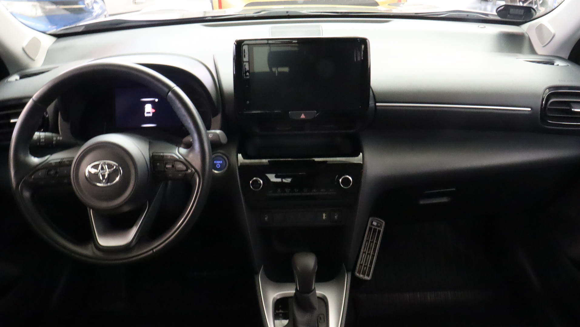TOYOTA Yaris Cross 2024