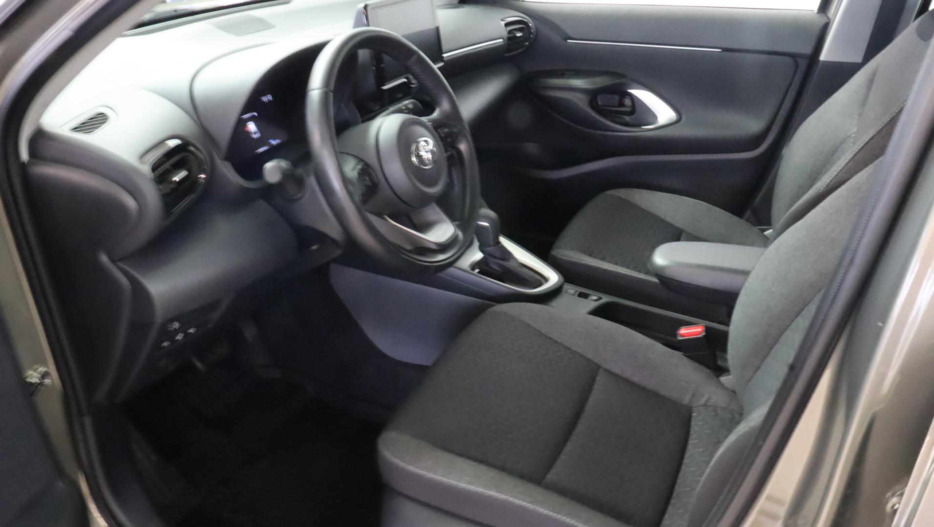TOYOTA Yaris Cross 2024